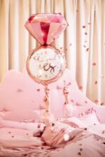 28" Μπαλόνι ροζ Δαχτυλίδι 'She Said Yes' - Image 3