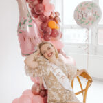 43" Μπαλόνι Σαμπάνια με λουλούδια "Bride to Be" - Image 4